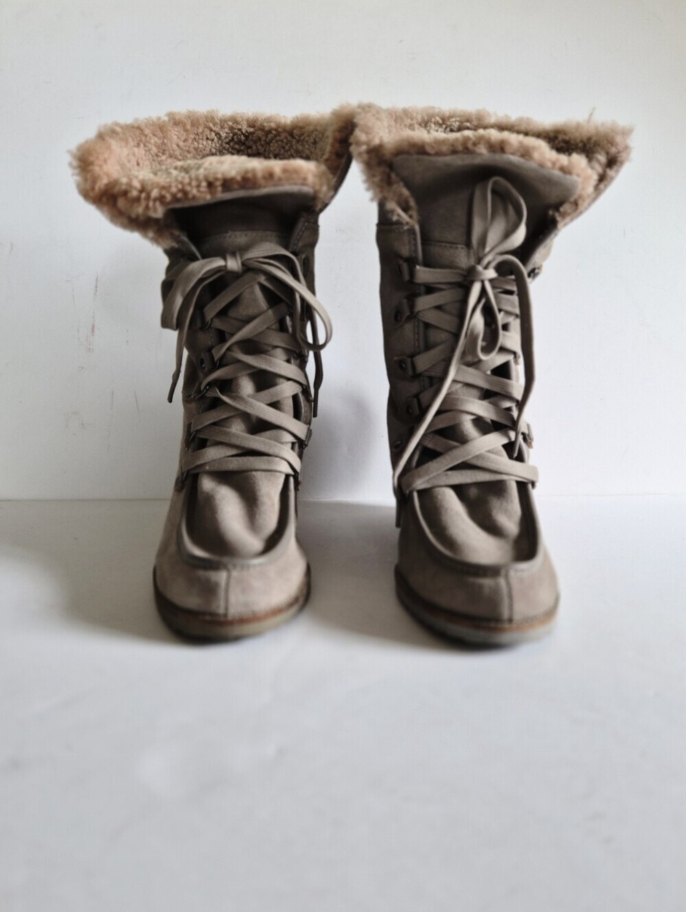 Charles David Taupe Gray Suede Lace Up Sherpa Boots Size 9.5 Boho Luxe - Picture 2 of 13